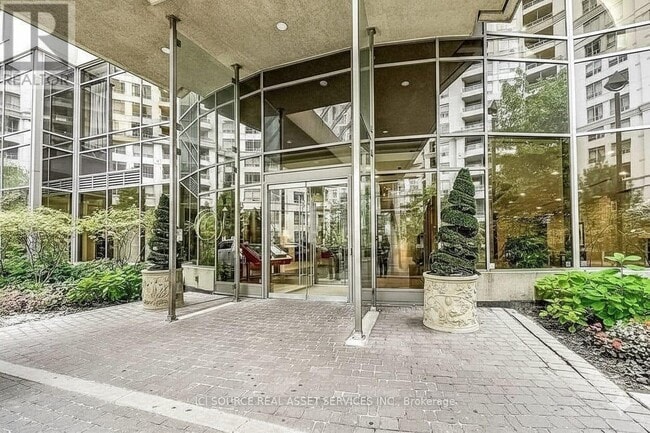 Building Photo - 3880 Duke of York Blvd