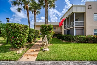 Building Photo - 314 Normandy Ln