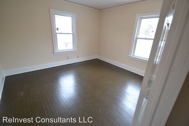 Building Photo - 2738 Shaffer Ave