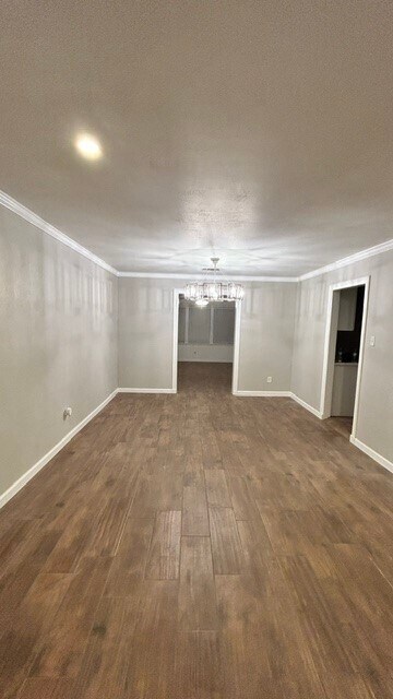 Foto del edificio - 6027 Woodbrook Ln