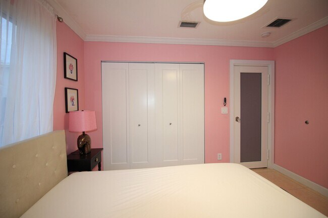 Foto del edificio - 1031 N 74th Terrace