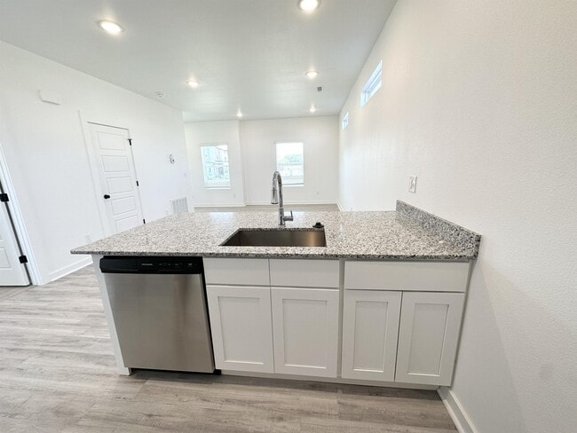 Foto del edificio - 1070 Boardwalk