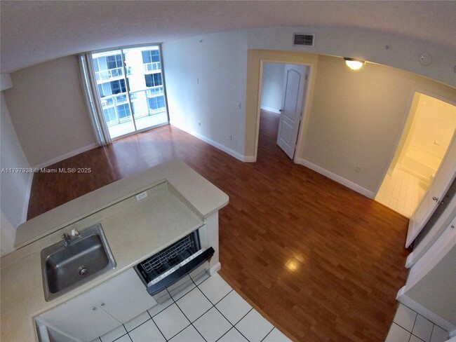 Foto del edificio - 5085 NW 7th St