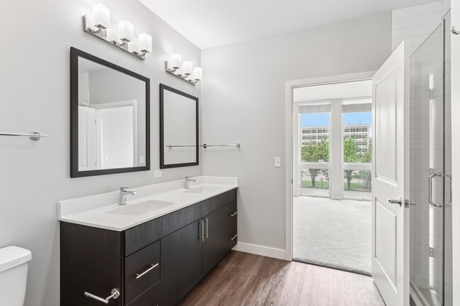 Building Photo - Woodview Apartments