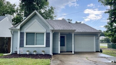 Building Photo - 1300 Debbs Ln
