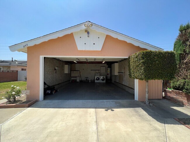 Foto del edificio - 3 Bedroom 2 Bath Well Kept Traditional Hom...