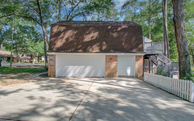 Foto del edificio - 808 Stone Mountain Dr