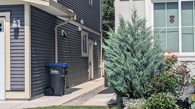 Photo du bâtiment - 65541 Skylark Dr