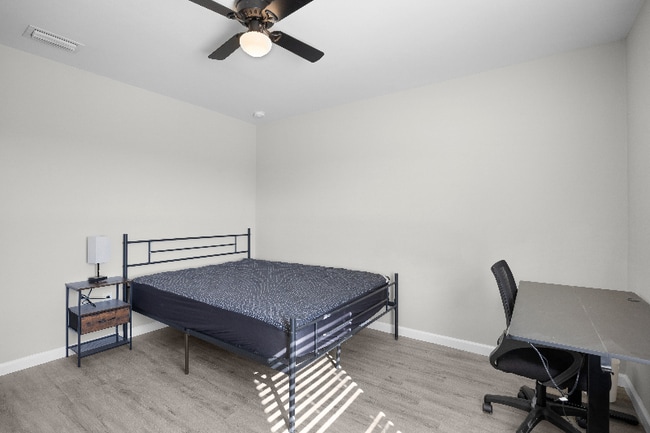 Building Photo - 3300 NW 15th Ln