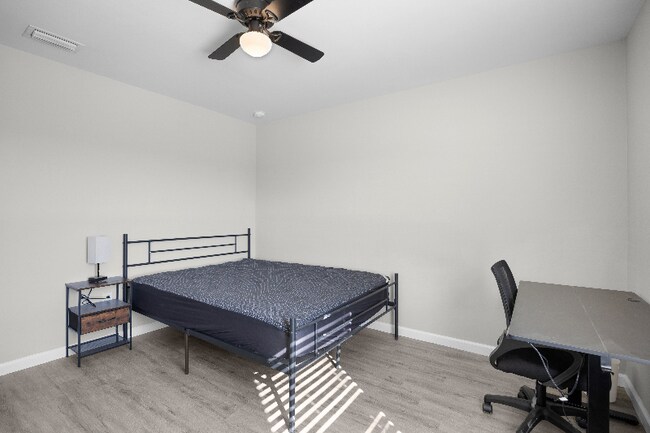 Foto del edificio - 3300 NW 15th Ln