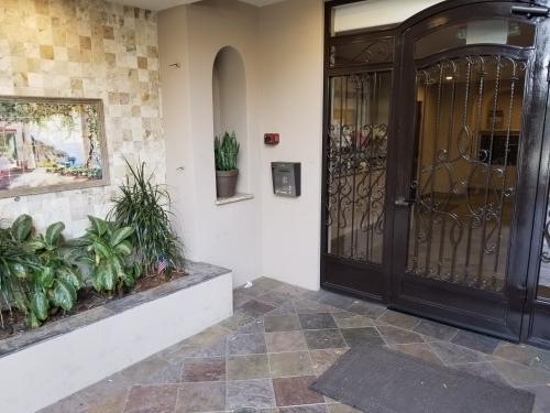 Building Photo - 2 bedroom in Toluca Lake CA
