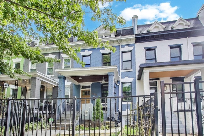 Photo - 646 Keefer Pl NW Apartment