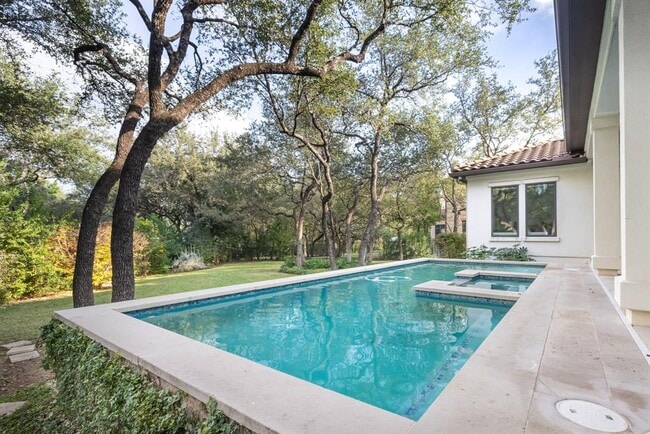 Foto del edificio - 4720 Rockcliff Rd