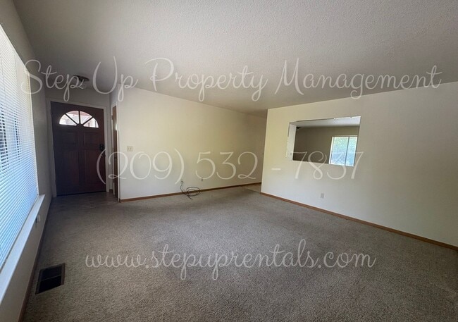 Building Photo - 96 S Norlin St