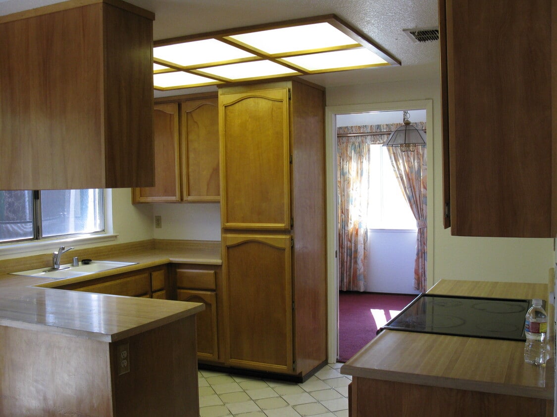 Building Photo - 6274 Dayspring Way