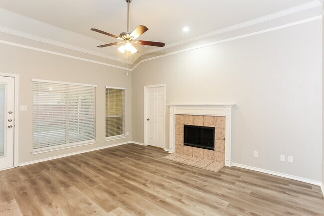 Foto del edificio - 5628 Indian Hill Dr