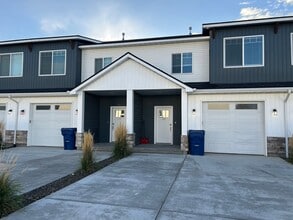 Building Photo - 358 S 3rd W