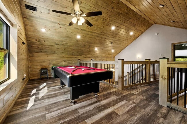 Building Photo - 2609 Stonebrook Dr