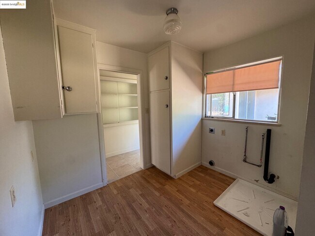 Foto del edificio - 4764 Sellers Ave