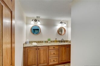 Building Photo - 26 SW Riverway Blvd Building Photo - 26 SW Riverway Blvd