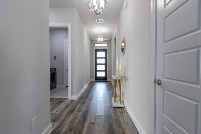 Foto del edificio - 2023 Village Orchard Ln