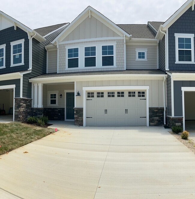 9067 White Plains Ct, Mechanicsville, VA 23116 Townhome Rentals in