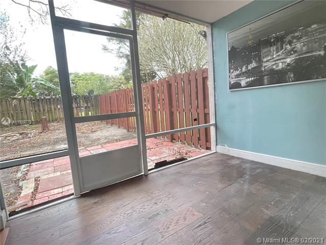 Foto del edificio - 9420 SW 140th Ct