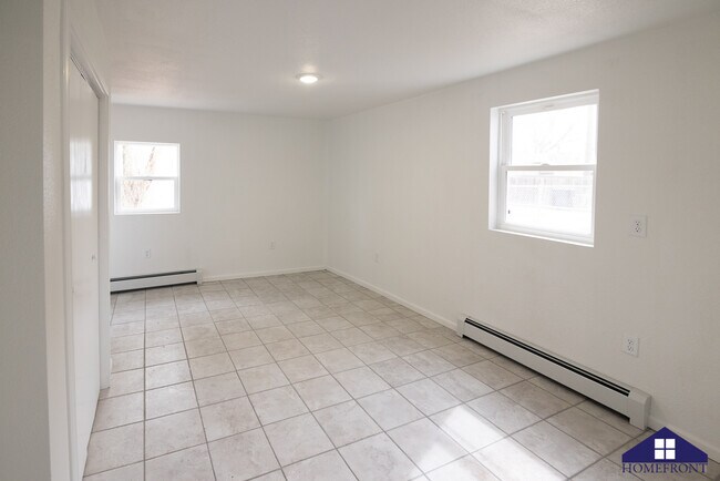 Vista hacia el dormitorio - 502 S 1st St