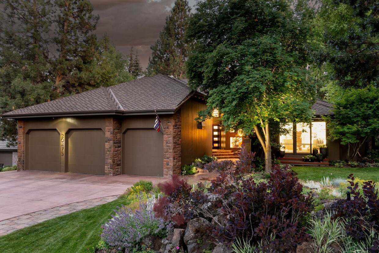 Primary Photo - Stunning 3BR, 3.5BA home designed by famou...