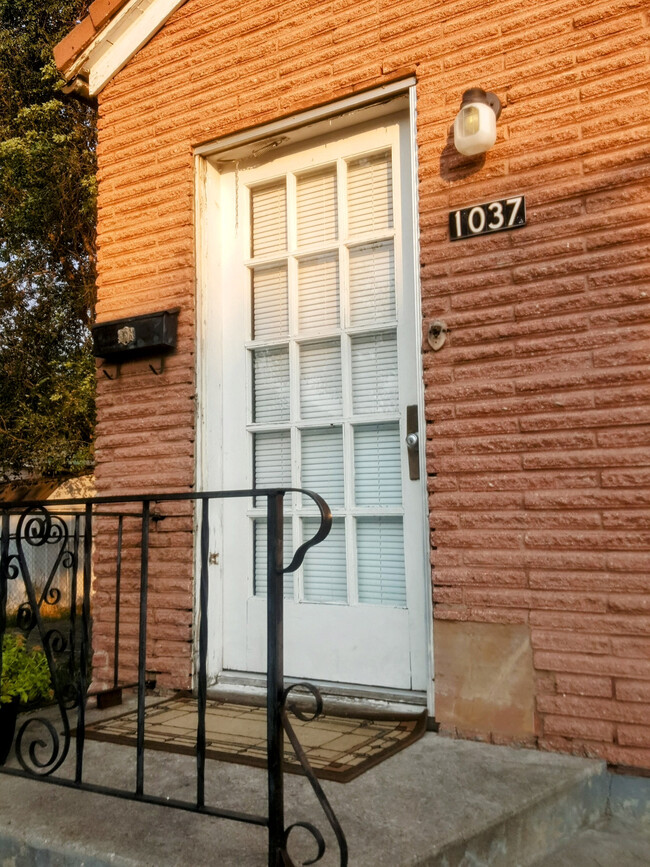 Foto del edificio - 1037 E Lander St