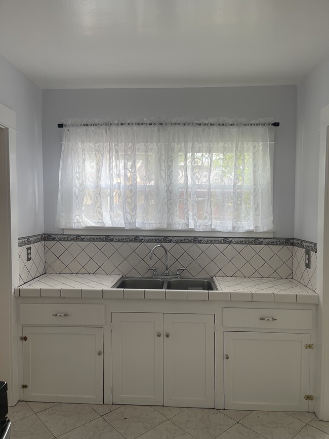 Building Photo - 3554 Arroyo Seco Ave