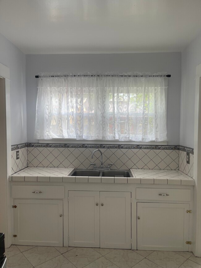 Foto del edificio - 3554 Arroyo Seco Ave