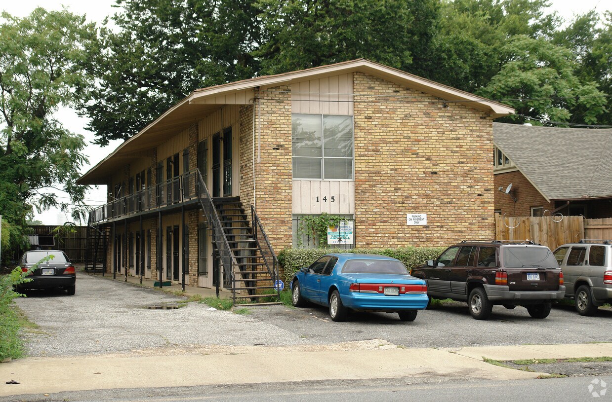 Primary Photo - 145 N Bellevue Blvd