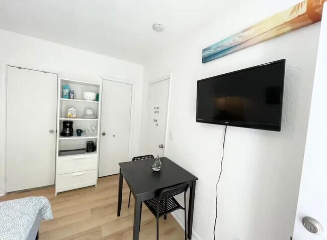 Building Photo - 289 NW 34th Terrace