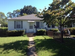 Building Photo - 3215-3217 Dill Ave