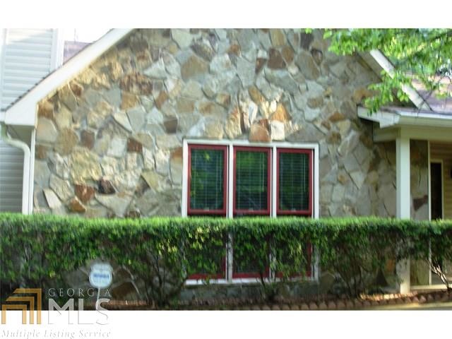 Building Photo - 205 Meadowood Ln