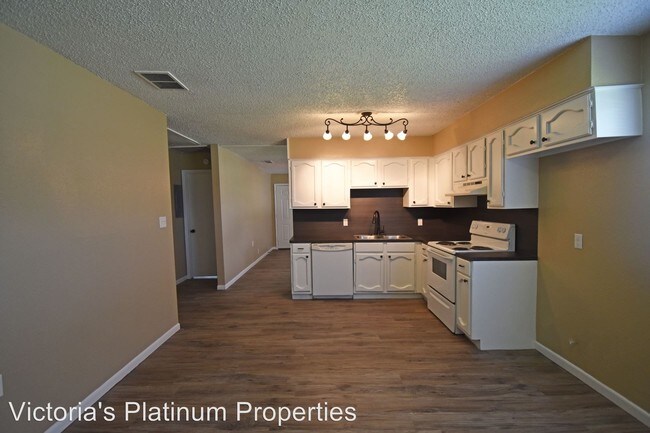 Building Photo - 2206 Lova Dr