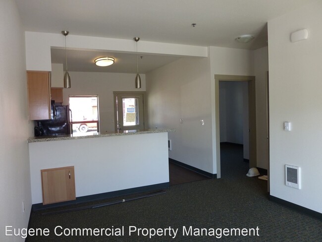 Building Photo - 2480 Lakeview Dr