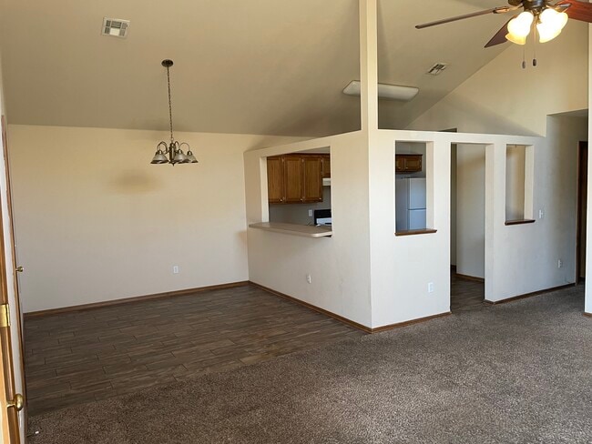 Building Photo - 2717 SE 89th Ter