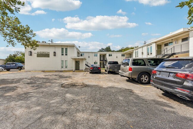 Foto del edificio - 7908 Gault St