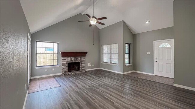 Foto del edificio - 10506 Goldfield Ln