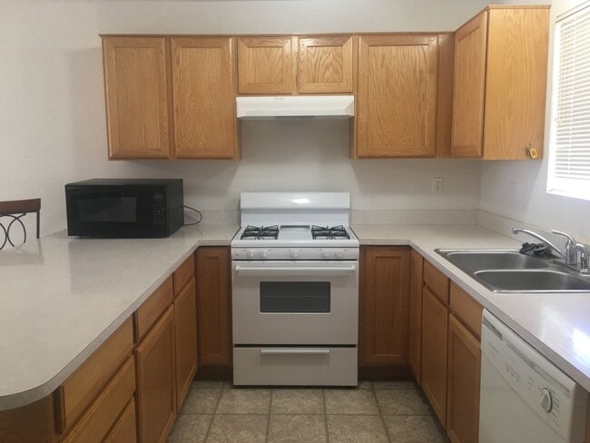 Building Photo - Modern Comfort and Convenience: 2-Bed, 2-B...