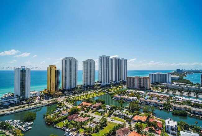 Foto del edificio - 16500 Collins Ave