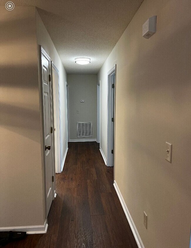 Building Photo - Two bedroom Guilford College area