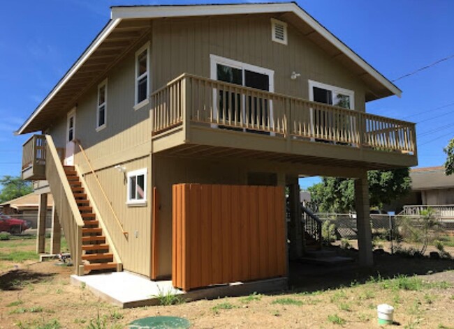 Building Photo - Two story, 2 bed 1.5bath SFH