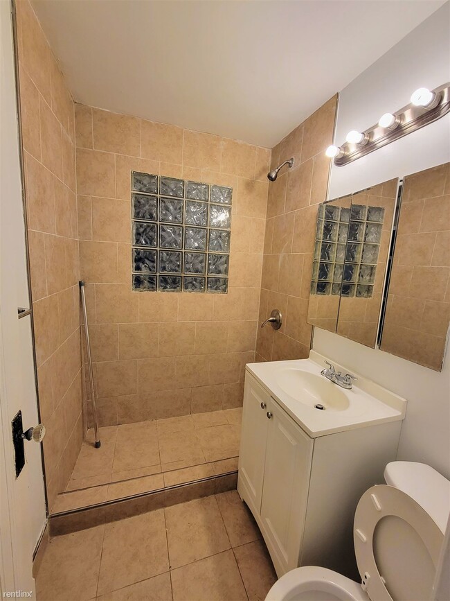 Foto del edificio - 2 br, 1 bath House - 24690 Saxony Ave