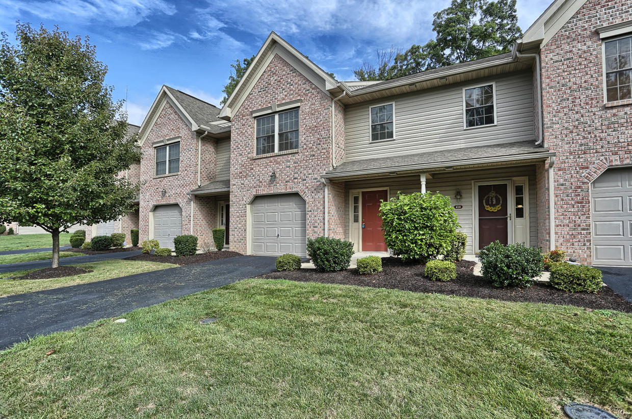 Primary Photo - Park View Townhomes