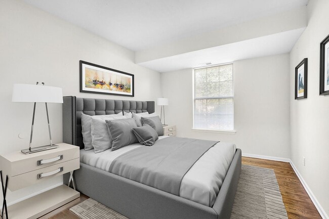 Interior Photo - Columbia Court