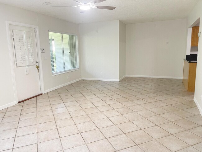 Foto del edificio - 5971 La Pinata Blvd