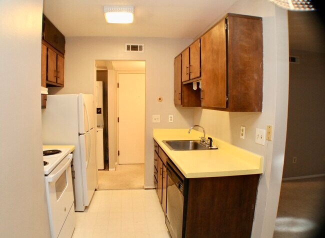 Foto del edificio - 910 Chestnut Hill Dr